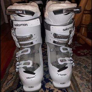 Brand New Ski Boots